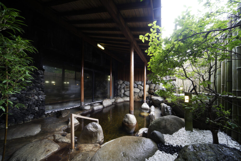 ホテル本館「岩風呂」の写真