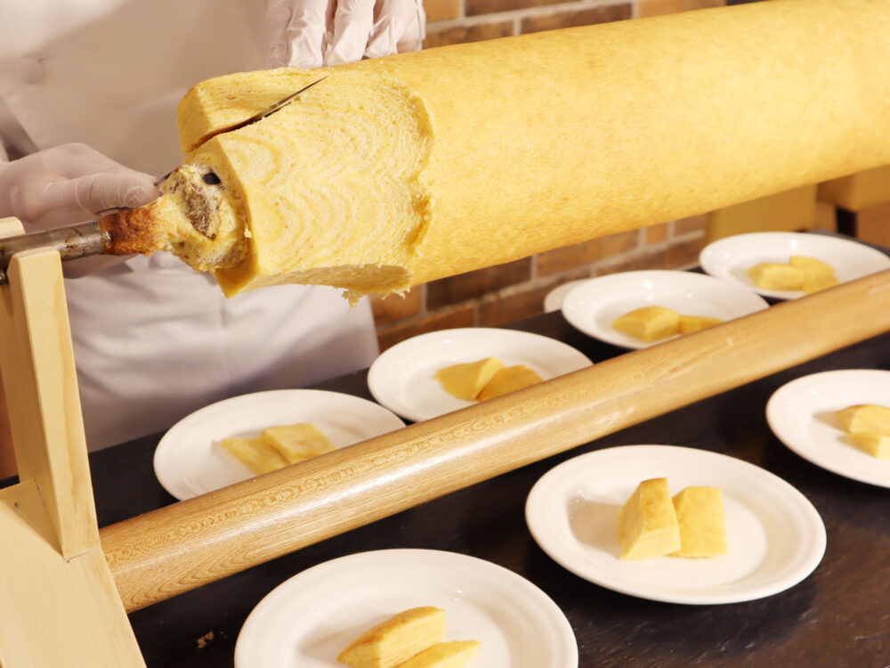 バウムクーヘンが夕食バイキングで食べ放題！